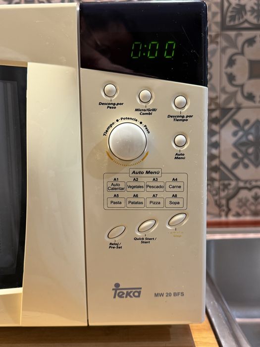 Microondas TEKA com descongelação
