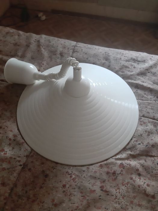 Candeeiro branco de teto