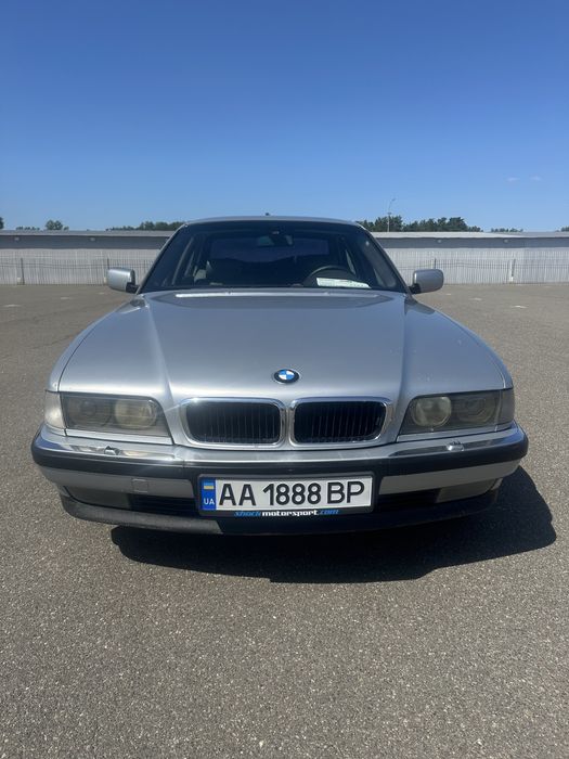 Bmw E38 4.4 МКПП 6-ти ступка