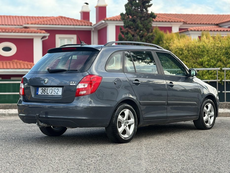 Skoda Fabia 1.2 Tsi - 160.000km - 2011 - Garantia 18 meses — photo 4