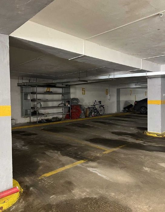 Продаж паркомісця на Поділлі