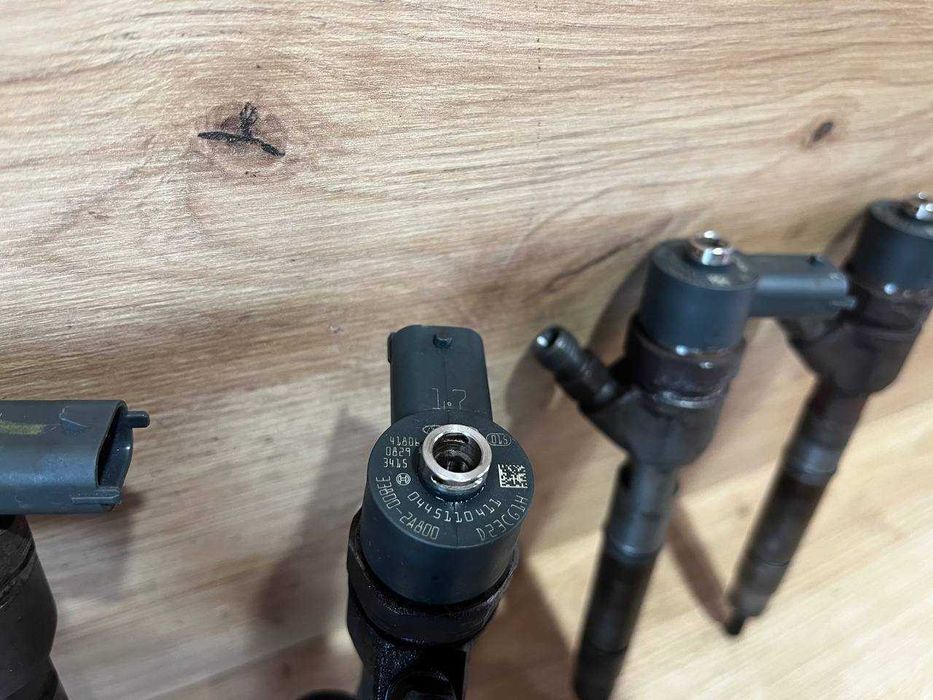 Форсунка Hyundai ix35 Kia Sportage 3 1.7 CRDI 33800-2A800 0445110411