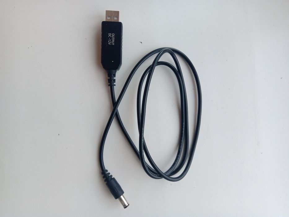 Кабель для підключення роутера , з'єднувач USB - штекер на 12 V.