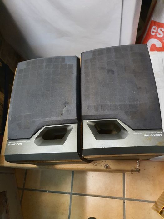 2 colunas Pionner de 35 W
