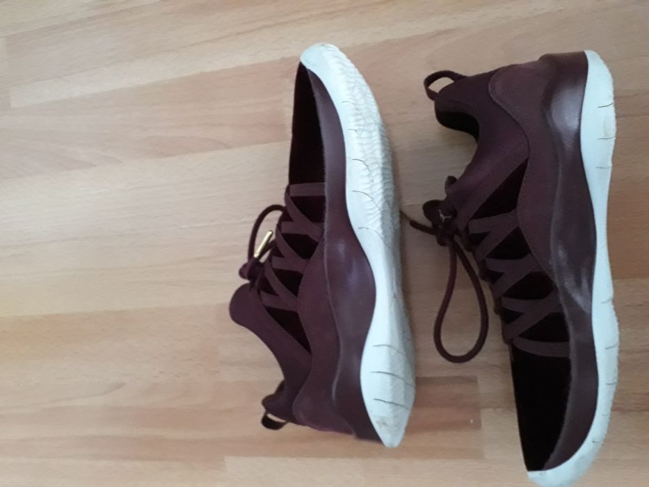 Buty Jordan aksamit piękne ,nowa kolekcja,rozmiar 39(24,5cm).