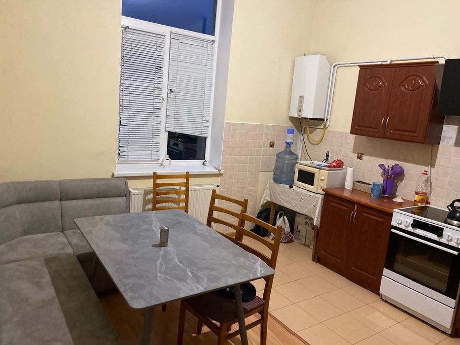 Продаж просторої 3-кімнатної квартири 90 м² у Теребовлі