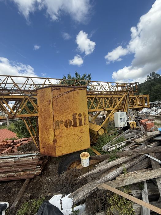Grua Torre / Grua de Construção – Estrutura Metálica Robusta