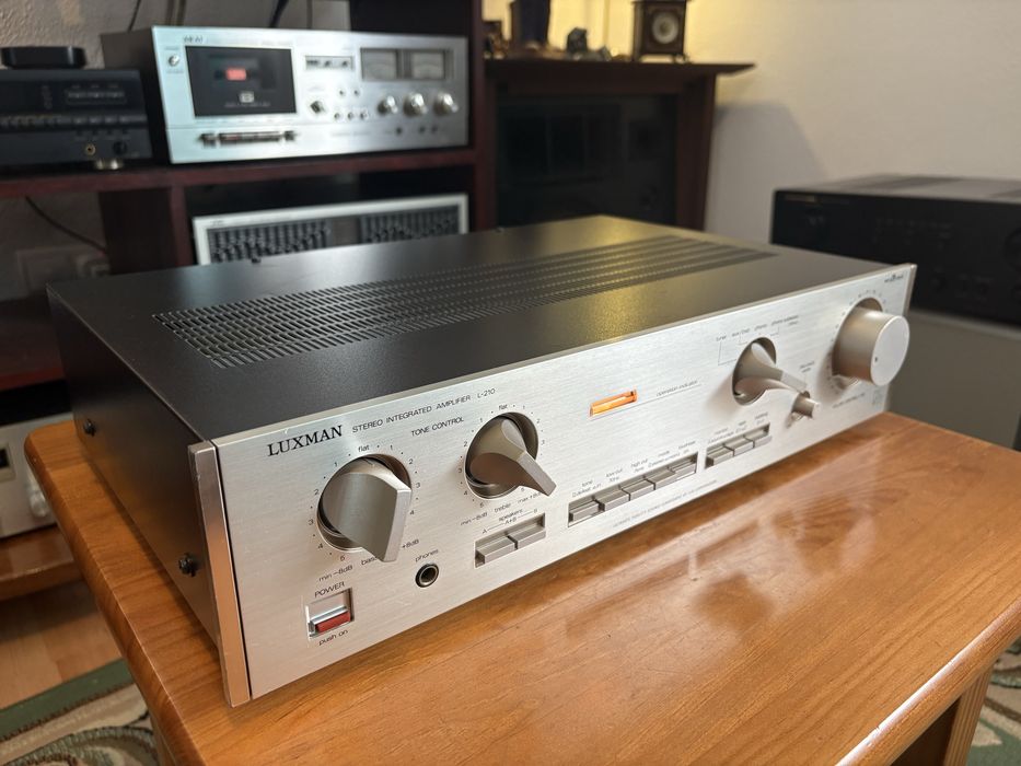Amplificador Luxman L-210