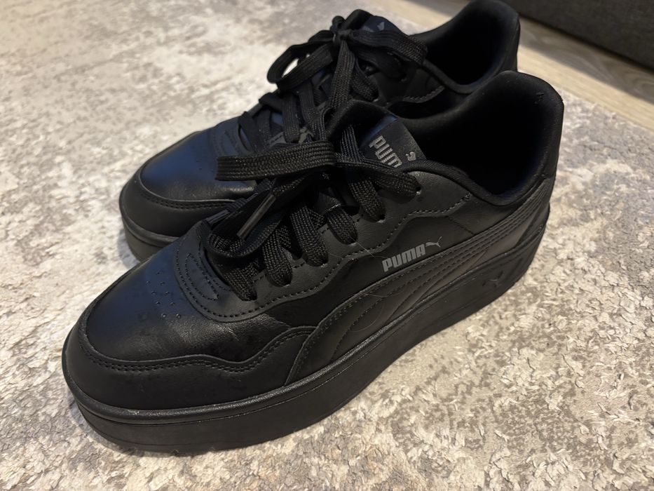 Продам майже нові кросівки Puma