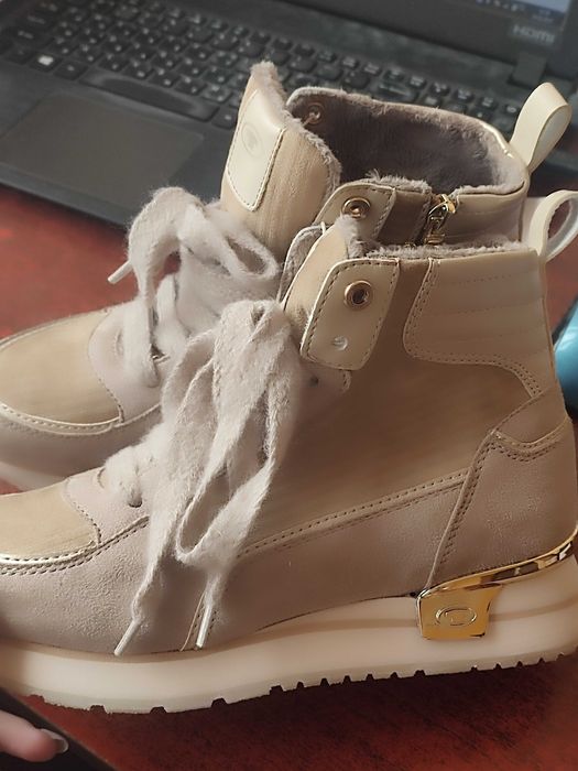 Дитяче взуття для дівчинки