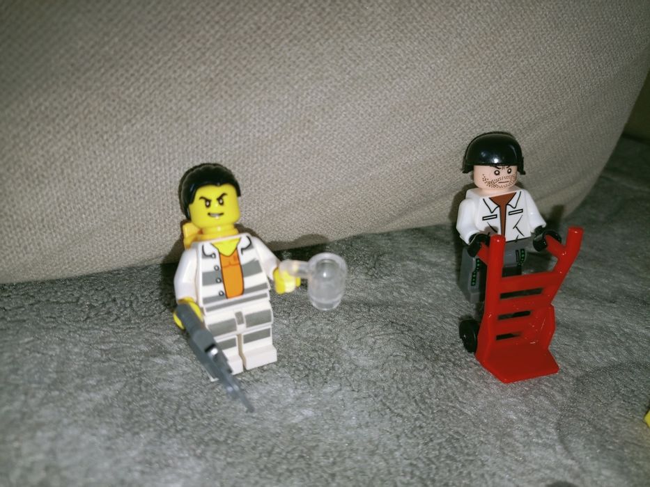 2 figurki LEGO +akcesoria