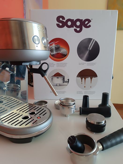 Máquina café com acessórios