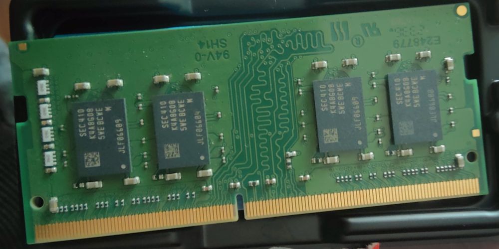 Оперативна пам'ять Kingston на 8 ram в ноодбук