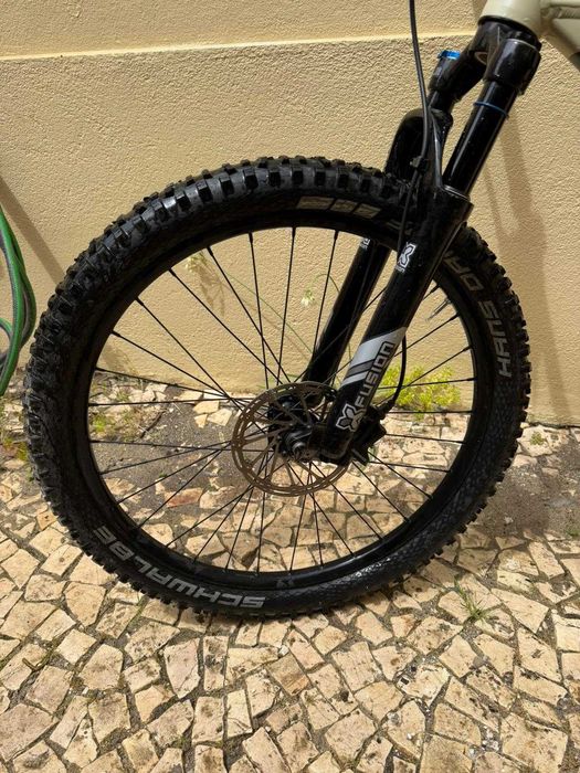 Mondraker Factor 24 BTT Infantil com Dupla Suspensão (2024)