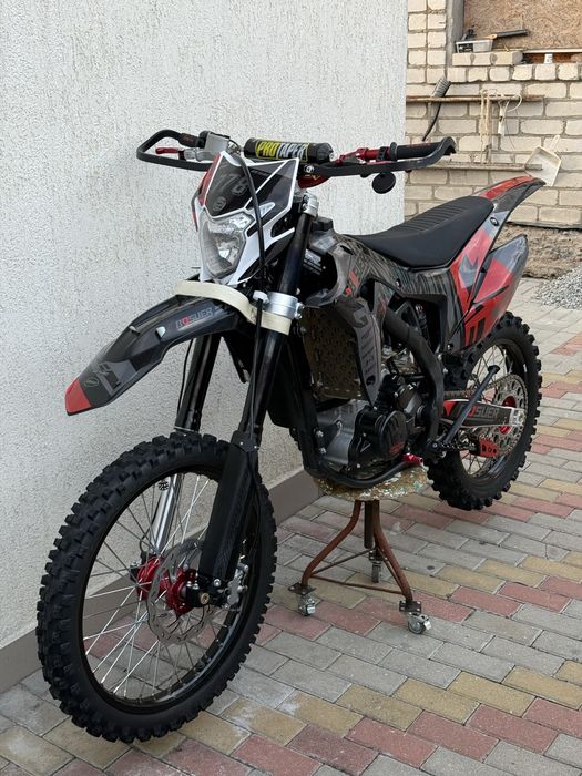 Мотоцикл BSE j1 300