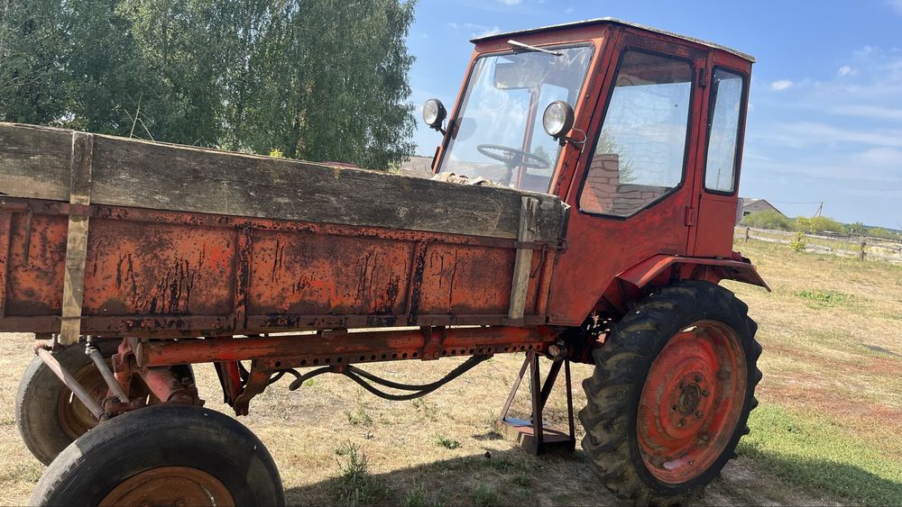 Продам запчастини на трактор Т-16.