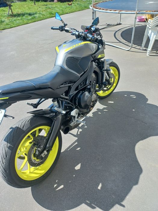 Moto Yamaha mt09