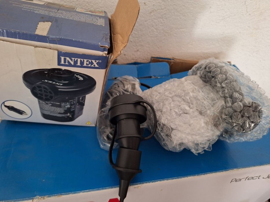 Vários elementos de campismo