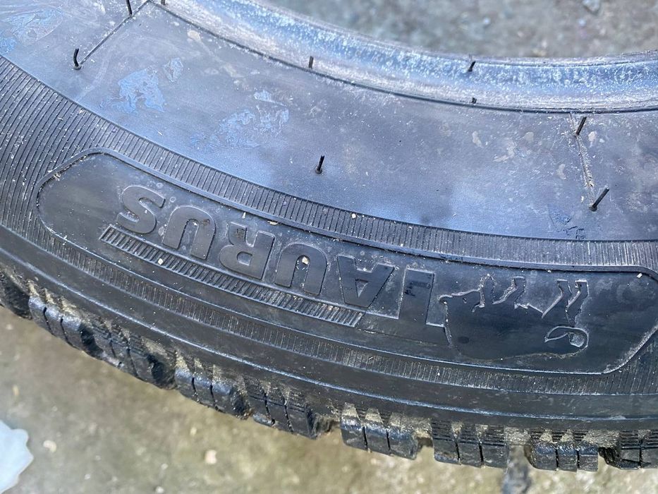 Резина TAURUS 215/65/R17.  4шт. Зима