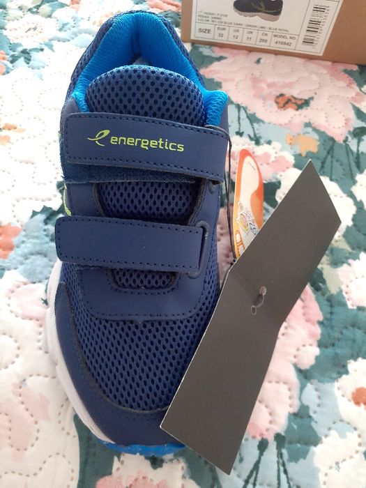 Детские кроссовки