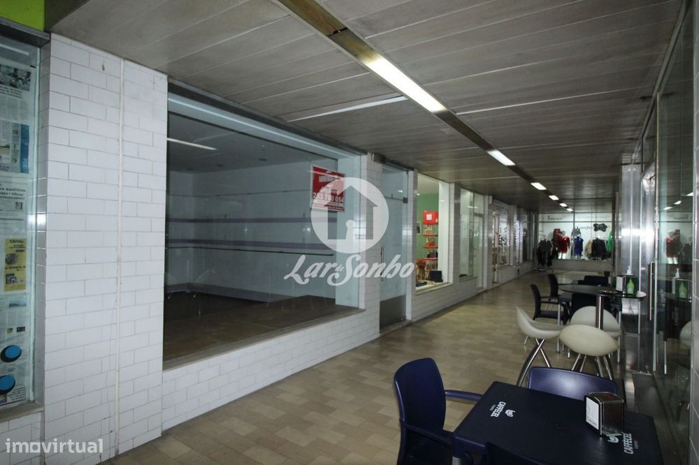 Loja no centro da cidade  de Fafe com rentabilidade