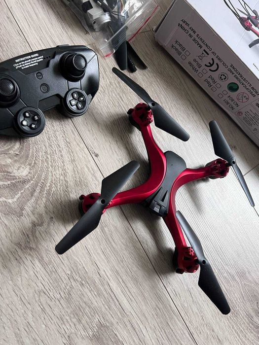 Квадрокоптер FOUR-AXIS Drone з FPV камерою та пультом