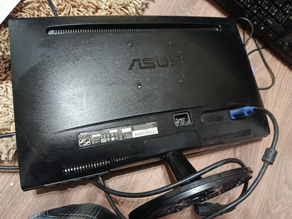 Монітор Asus 18,5