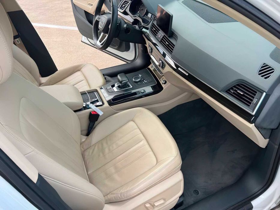 Audi Q5 Premium Plus      2020