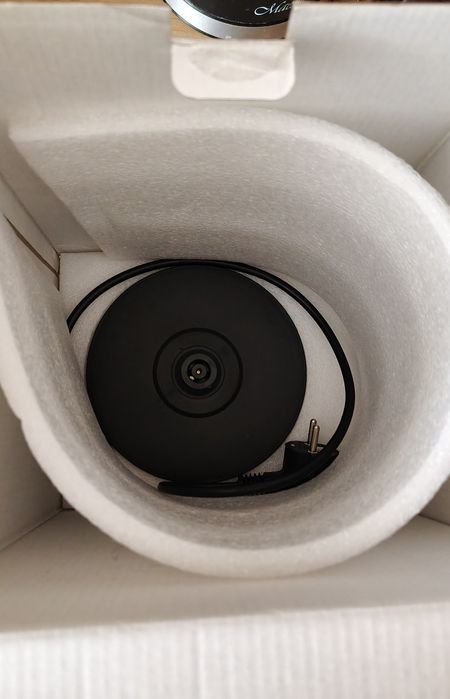 Czajnik bezprzewodowy z wyświetlaczem LCD