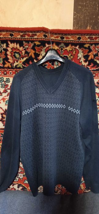 Гарний,м'який чоловічий полувєр