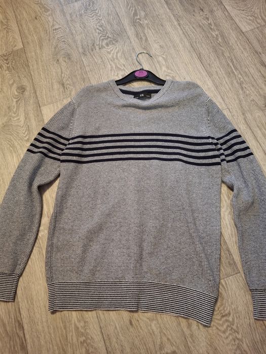 свитер, полностью новый. продам 2 шт за 125 грн.