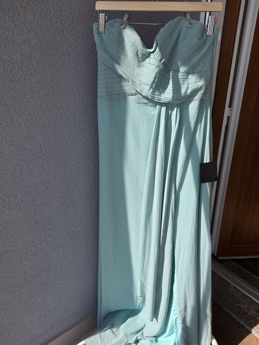 Vestido cerimónia a estrear