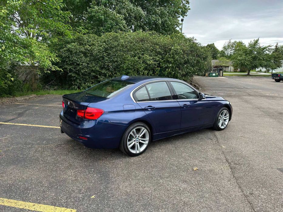BMW 3 Series 330i xDrive      2017