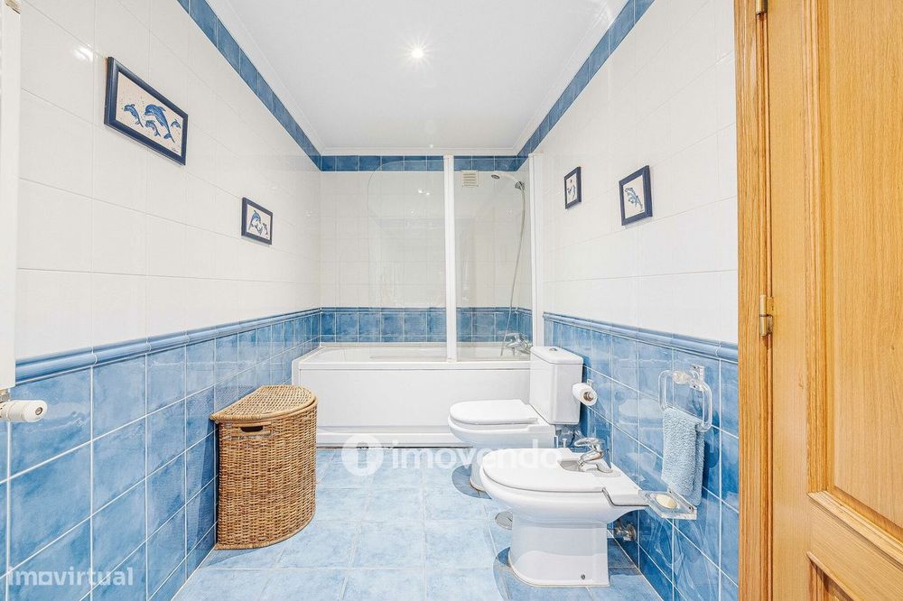 Apartamento T4 exclusivo, com estacionamento e terraço, em Belém