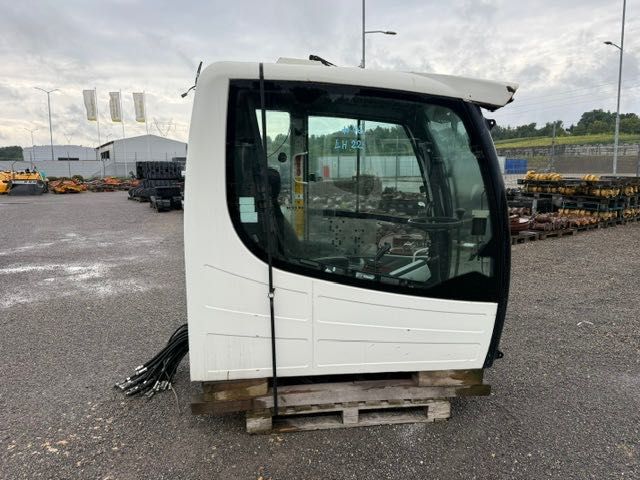 Liebherr LH 22 USED CAB używana kabina do koparki przeładunkowej