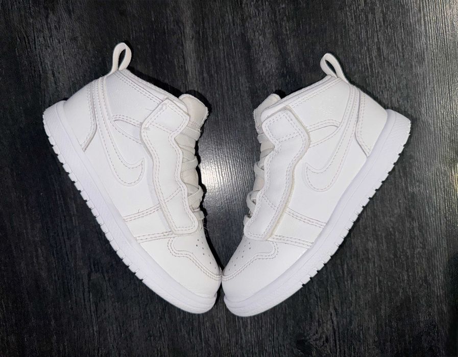 Шкіряні кросівки Nike Air Jordan 1 Mid, оригінал, р-р 27 уст 17 см