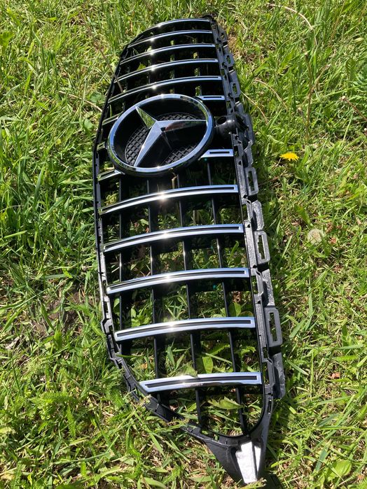 Решетка рад. mercedes C W205 14-18год.GTстиль (chrome Black) с камерой