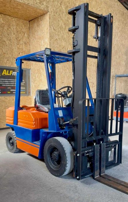 Empilhador Toyota diesel 2500kg Recondicionado