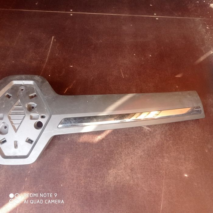 Накладака капота монограма Решітка Рено Трафік Renault Trafic 2019-22