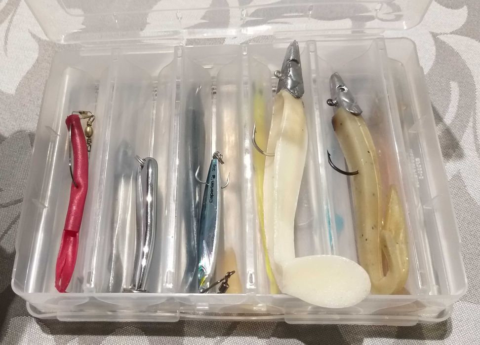 Caixa com vinis e amostras para spinning + extras