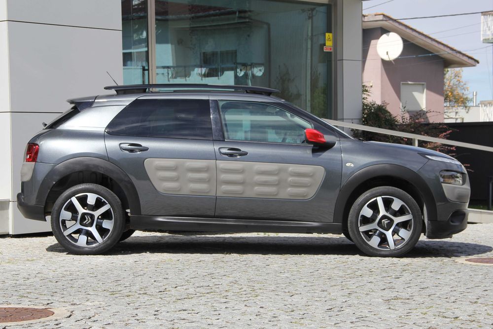 Citroën C4 Cactus VTi 82 Shine Edition - desde 89€/mês
