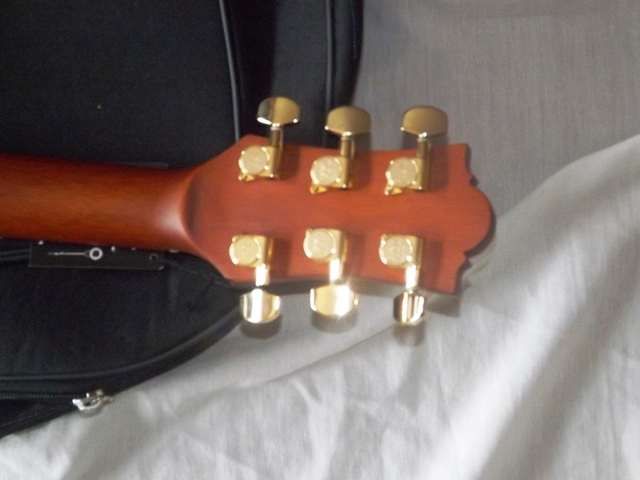 Guitarra roundback tipo ovation marca Marwell