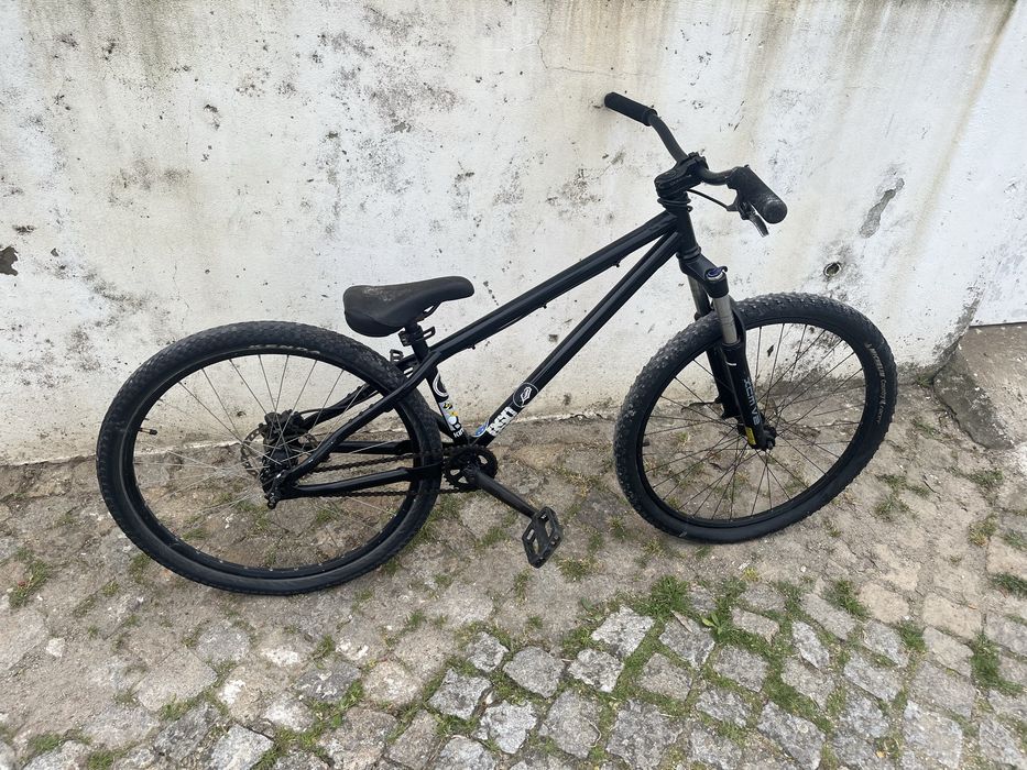 Bicicleta DirtJump - só hoje a este preço, é para despachar