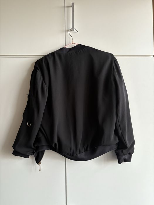 Бомбер Zara Basic чорного кольору size XS