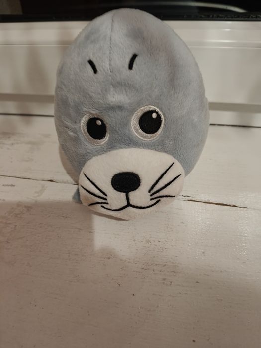 BIEDRONKA pluszak szary foka  maskotka zabawka dla dzieci