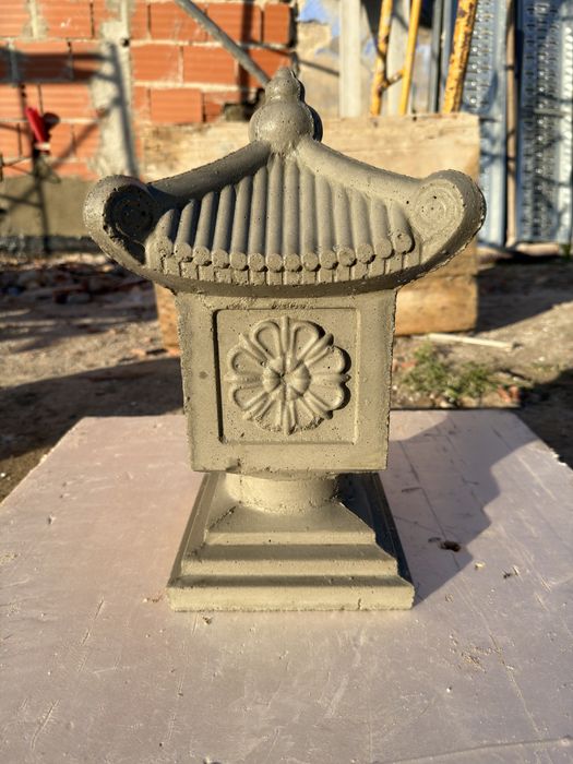 Pináculo clássico em cimento (novo)