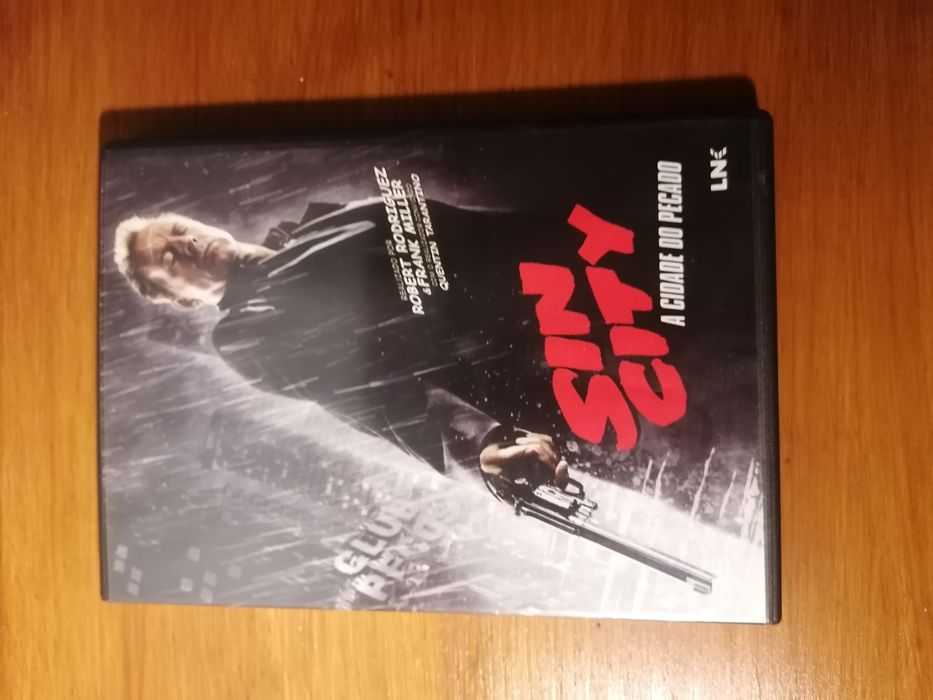 Filme semi novo(sin City)