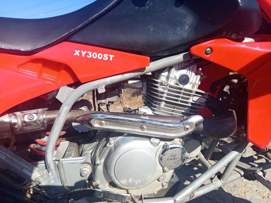 Mota em bom estado com revisão feita uma 300 Honda