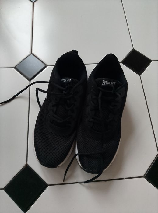 Buty sportowe damskie