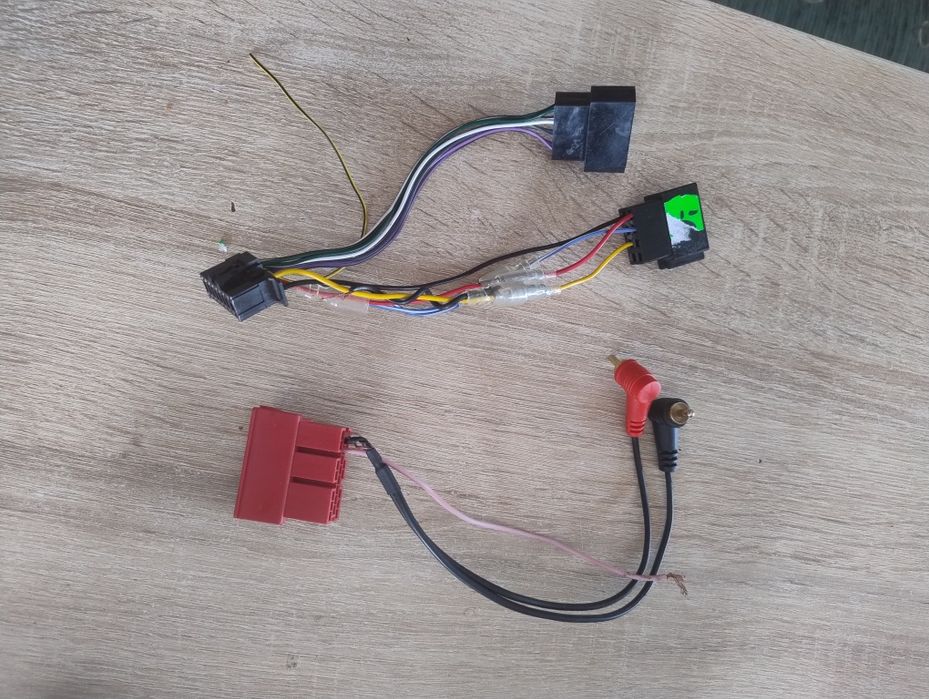 Sprzedam przewody do radia tz adapter